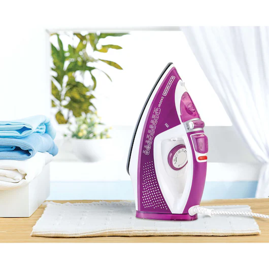 X2450_A1 Black & Decker 2400-watt Steam Iron