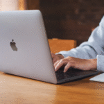 كم سعر الماك بوك في الأردن؟