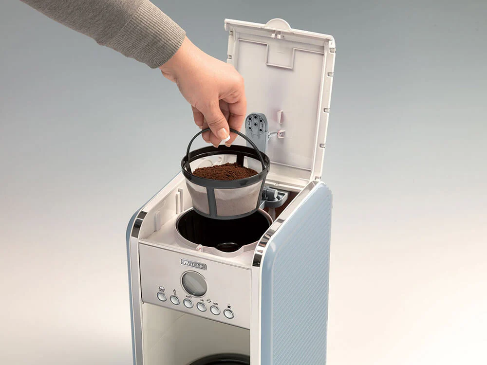 اريتي اكينة صنع قهوة مع فلتر قابل للغسل ومؤقت- لون رمادي داكن9 اريتي ماكينة صنع قهوة أمريكية مع فلتر قابل للغسل ومؤقت- لون رمادي داكن