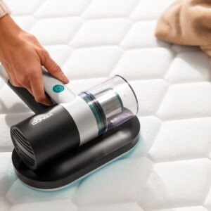 مكنسة أسرة وكنب بقوة 300 واط وشفط 10 kPa مع ضوء UV-C وفرشاة متحركة لإزالة العث والجراثيم والمواد المسببة للحساسية.