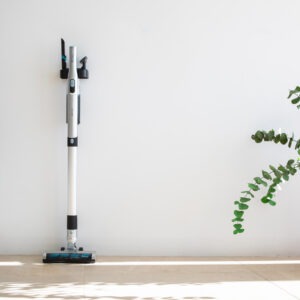 مكنسة عمودية 210 واط بمحرك بدون فراشي، شفط 20 kPa، وقت تشغيل طويل وفرشاة Jalisco المتحركة للتنظيف العميق.