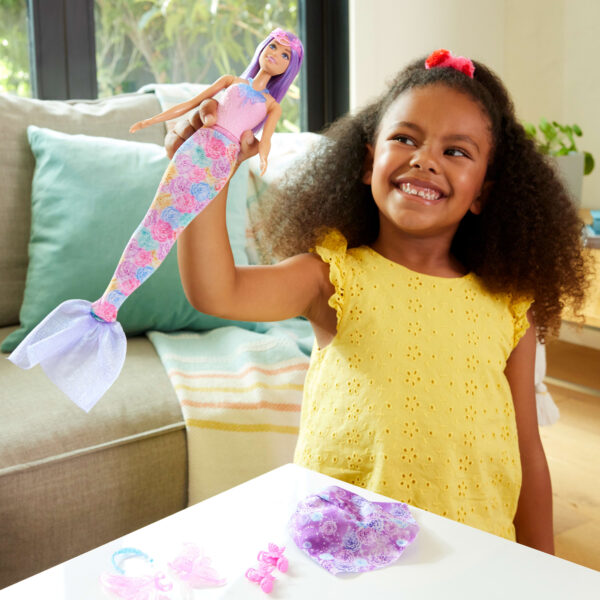 دمية باربي Dreamtopia – مجموعة ملابس خيالية وتحويلية – موديل HLC28 – من Mattel دمية باربي Dreamtopia – مجموعة ملابس خيالية وتحويلية – موديل HLC28 – من Mattel