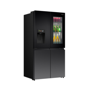 Hisense 4-door refrigerator with screen and water and ice treatment technology 615 liters