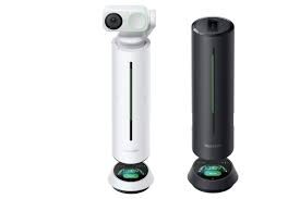 Insta360 AI smart speaker in white color