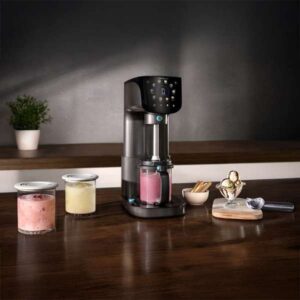 Cecotec Gelatec 2100 ice cream maker with 10 programs, Cream-IN technology, 2.1L total capacity, three 700 ml containers, touch screen, Re-spin function and quick preparation in 5 minutes.